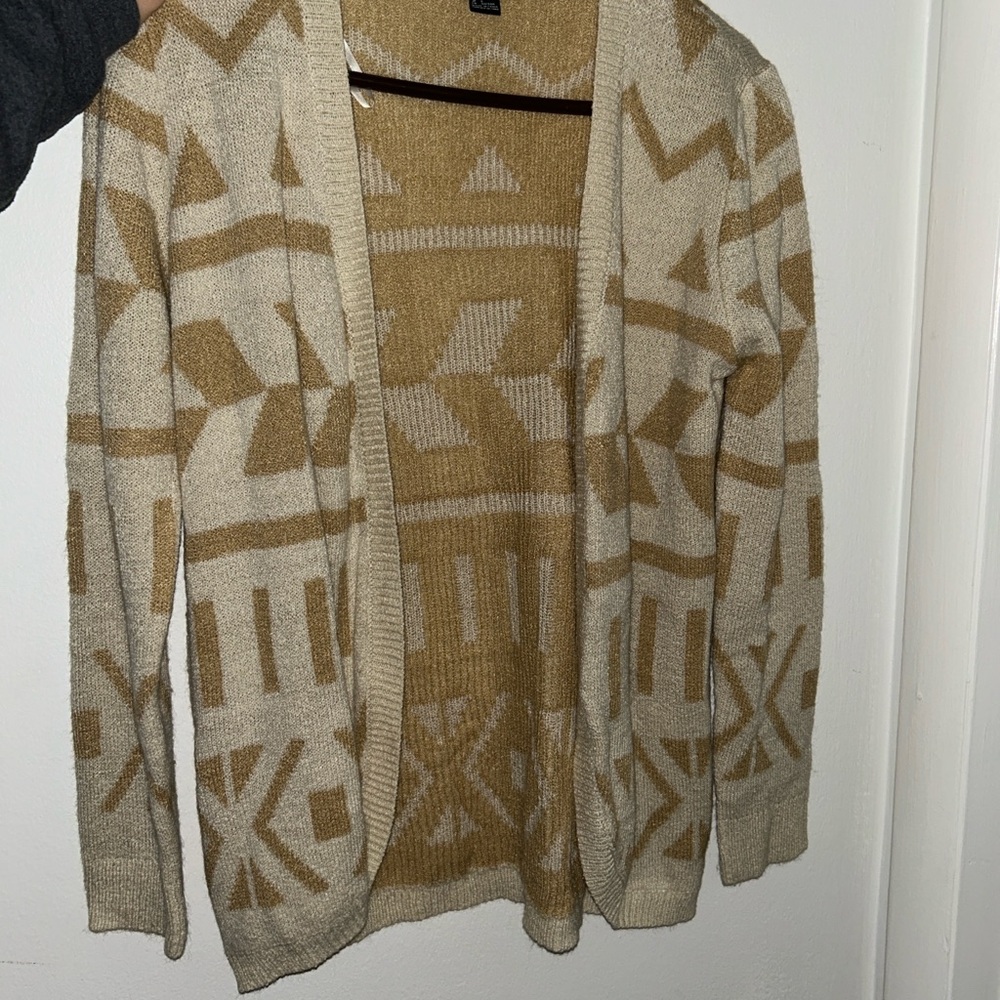 Forever 21 Tan and Cream Geometric Cardigan
